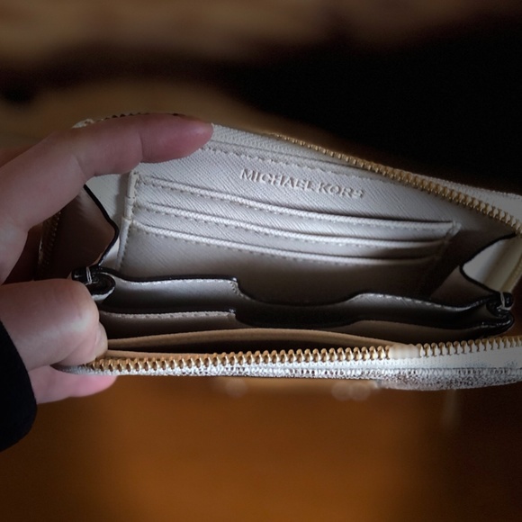 Michael Kors wallet - Picture 5 of 5